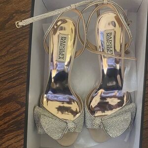 Badgley Mischka Silver Bow Heels